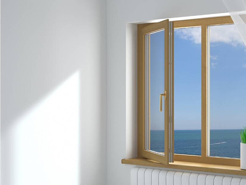 Lena 58 fenêtre bois lasure naturelle ambiance vue mer