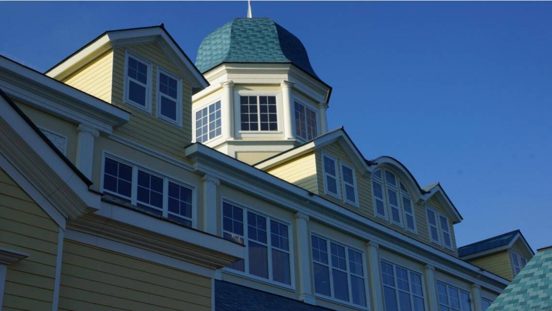 rénovation menuiseries hôtel Newport bay club Disney