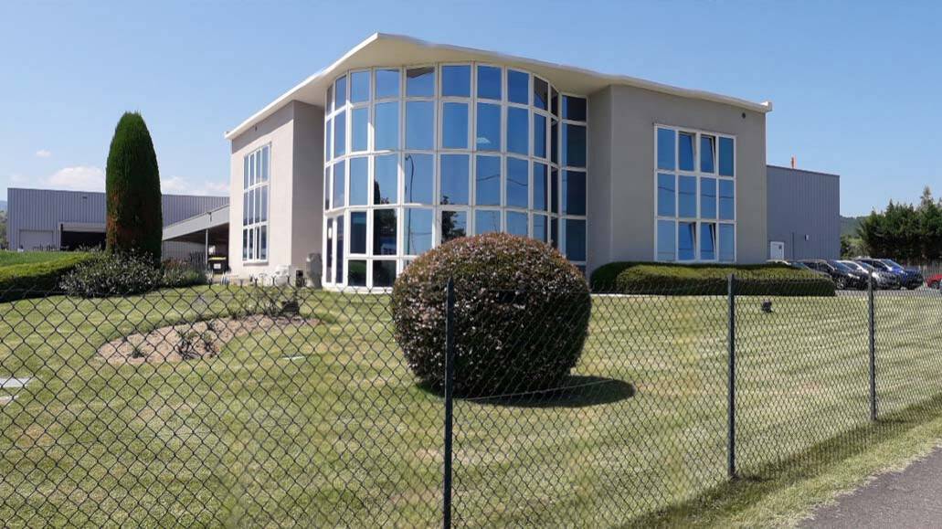 Vue extérieure du site de production de Pralong  Vue extérieure du site de production de Pralong