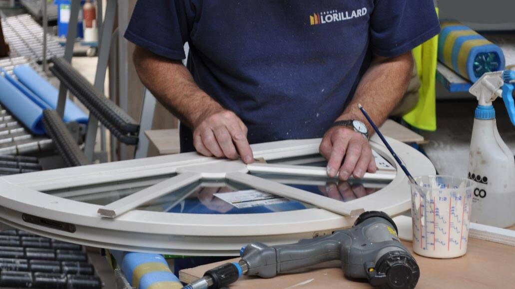 Fabrication française de menuiseries pour les artisans et les professionnels du bâtiment Fabrication française de menuiseries pour les artisans et les professionnels du bâtiment