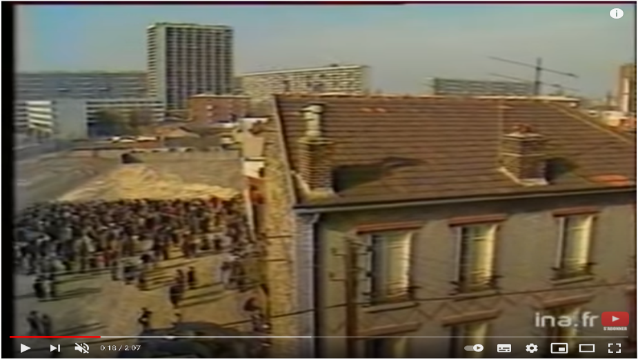 Capture vidéo - destruction de la barre Debussy à la cité des 4000.PNG