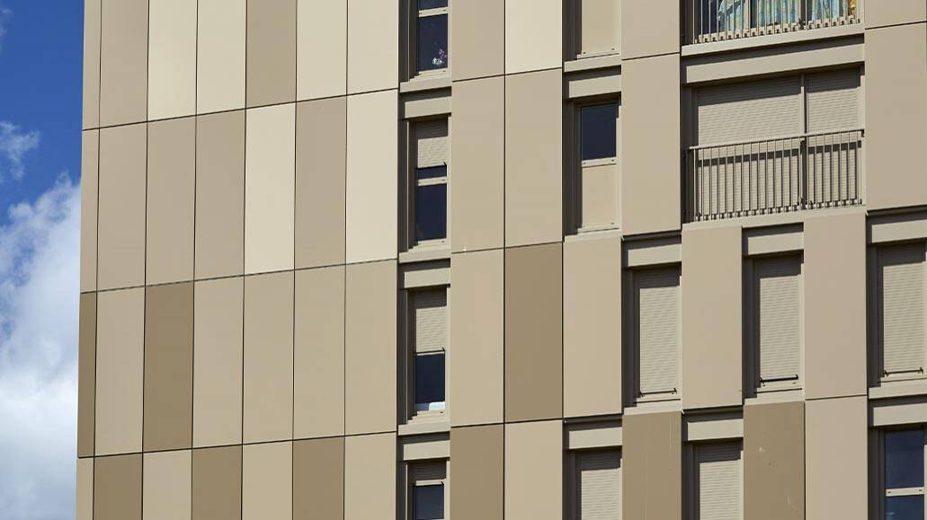 Rénovation d'un immeuble, changement des menuiseries et des volets roulants Rénovation d'un immeuble, changement des menuiseries et des volets roulants