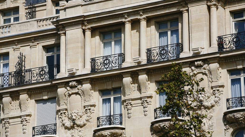 Rénovation de fenêtre hôtel prestigieux à Paris (75) Rénovation de fenêtre hôtel prestigieux à Paris (75)