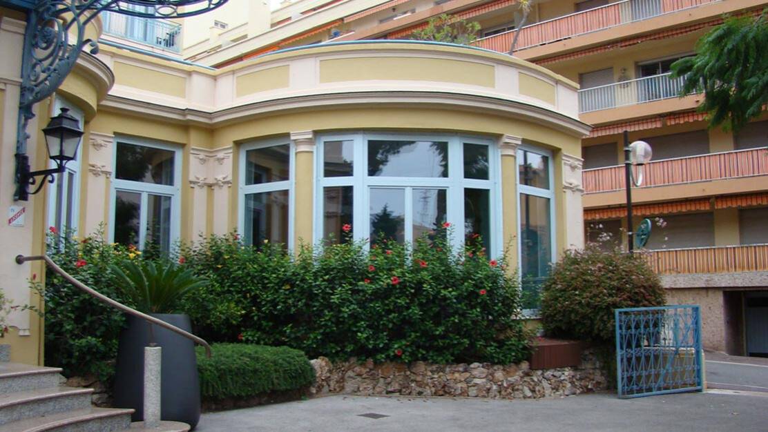 rénovation menuiseries bois courbé par Molenat.jpg rénovation menuiseries bois courbé par Molenat.jpg