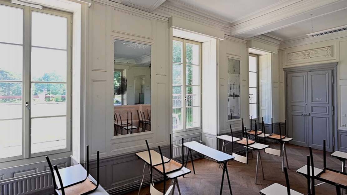renovation menuiseries Lorillard Bâtiment chateau college luat erp scolaire photo menuiserie acoustique bois