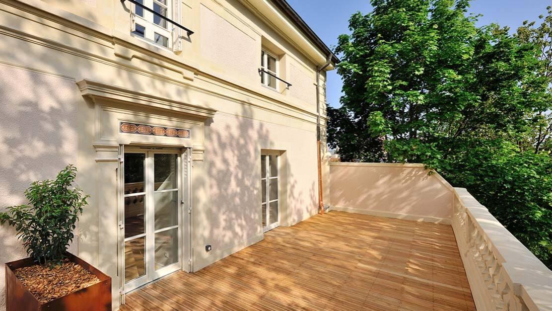 molenat renovation bois villeurbanne ephad vue terrasse porte fenetre hotel particulier