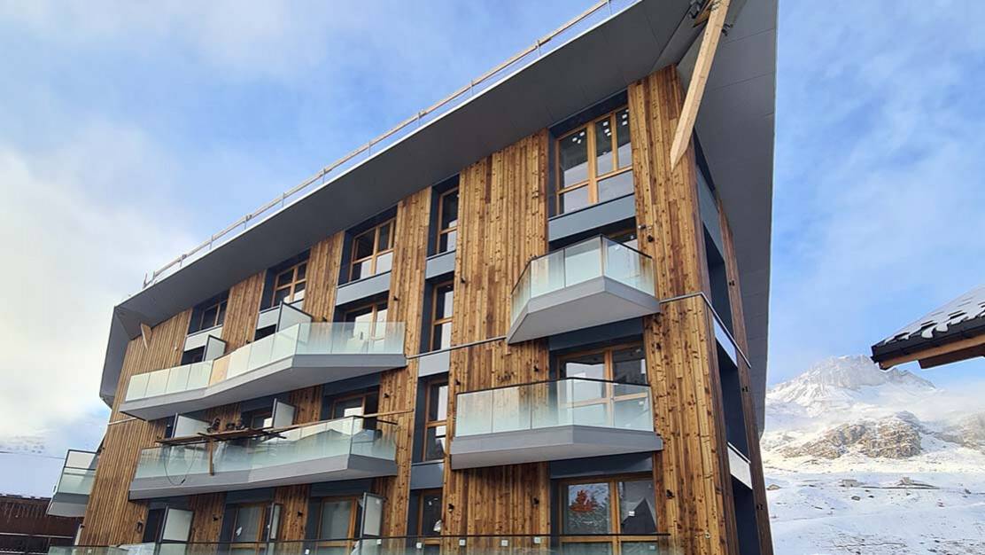 fourniture menuiserie molenat lena 58 diamond rock hotel tignes vue porte fenetres fourniture menuiserie molenat lena 58 diamond rock hotel tignes vue porte fenetres
