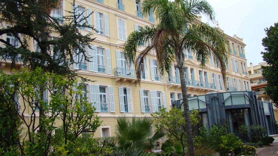 hotel orangeraie menton residence vacanciel rotonde lena 68 bois exotique facade