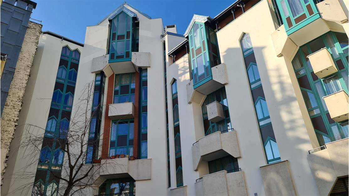 facade vue principale cour interieure rue saint maur ensemble menuises et bow windows aluminium.jpg facade vue principale cour interieure rue saint maur ensemble menuises et bow windows aluminium.jpg