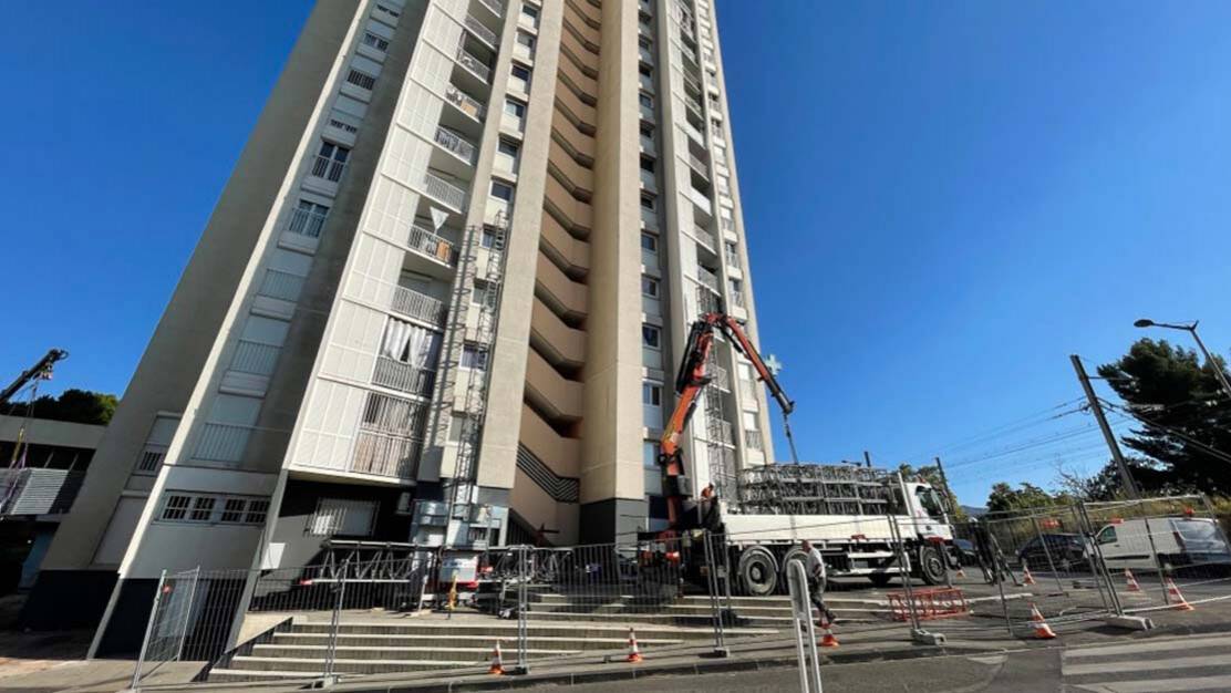 air bel marseille vue facade avec camion grue.jpg