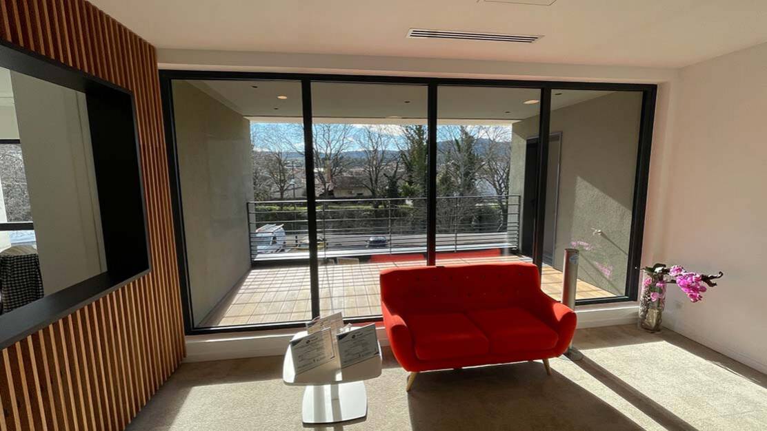 bureaux manouchian coulissant alu vue interieure.jpg