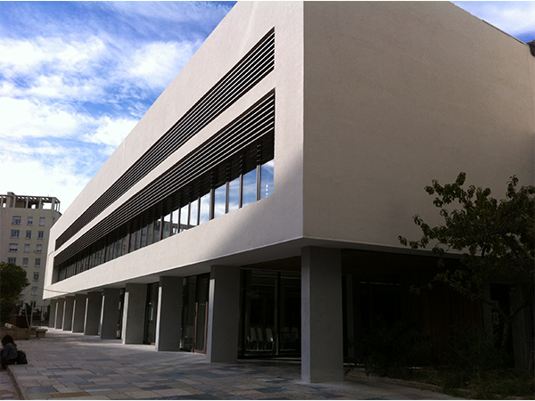 crous gaston berger mur rideau rdc facade principale.png