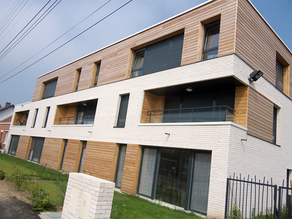 garde-corps vitré balcon immeuble.png