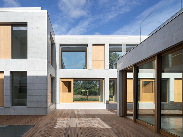 garde-corps vitré balcon batiment erp.png