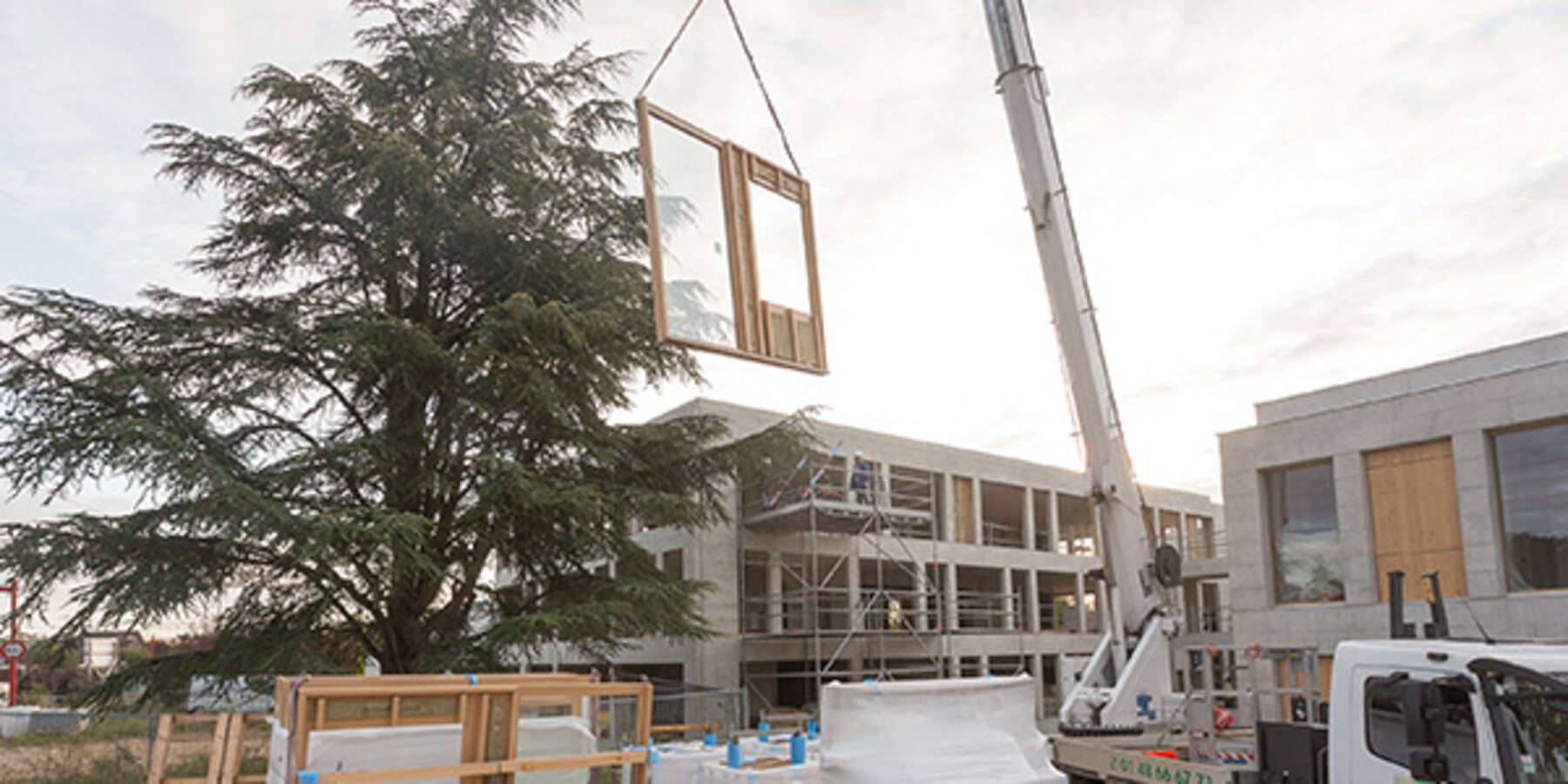 Quels critères prendre en compte pour choisir son fournisseur de menuiseries pour les grands chantiers ?