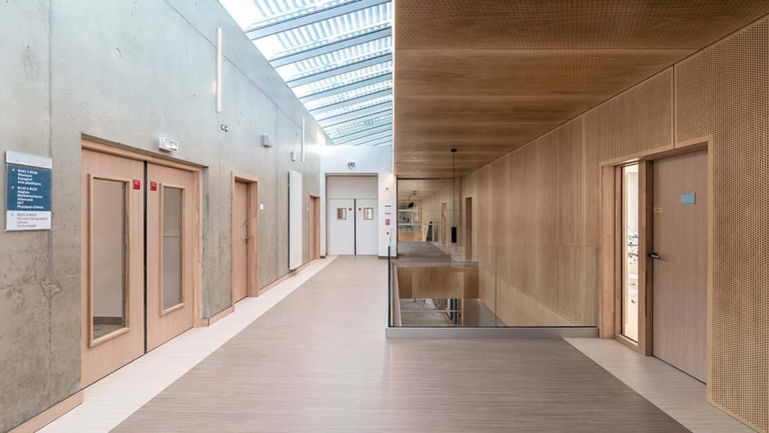 collège de remoulins bâtiment scolaire neuf menuiseries ERP.jpg