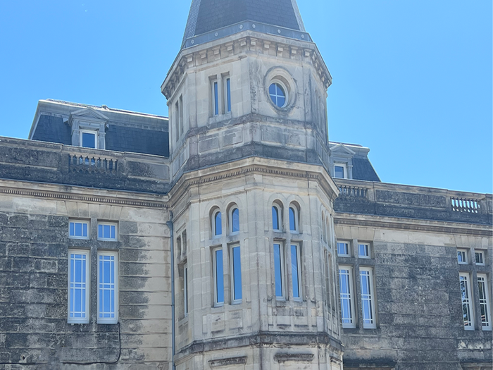 De l'aluminium dans un château du Bordelais