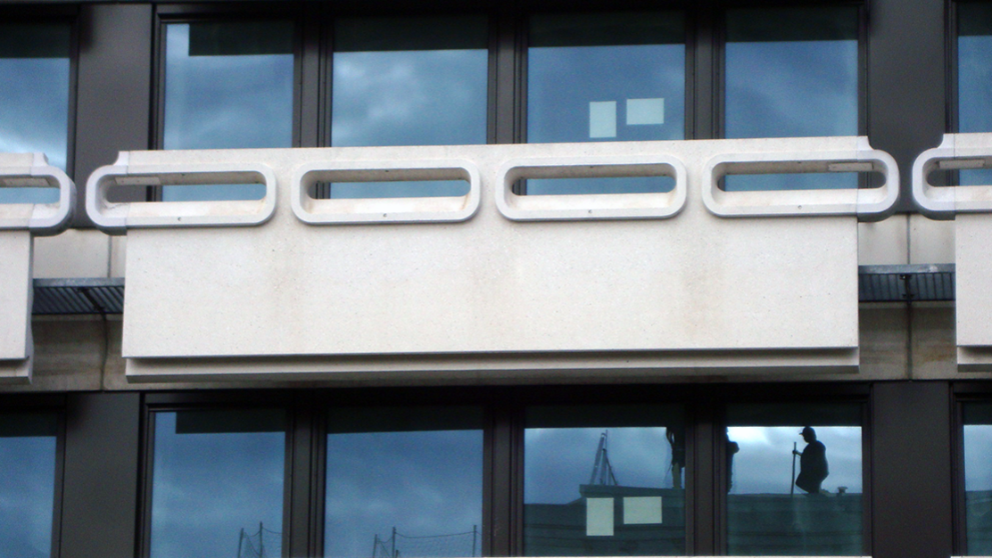 tours mériadeck allianz réhabilitation menuiseries fabricant poseur.png