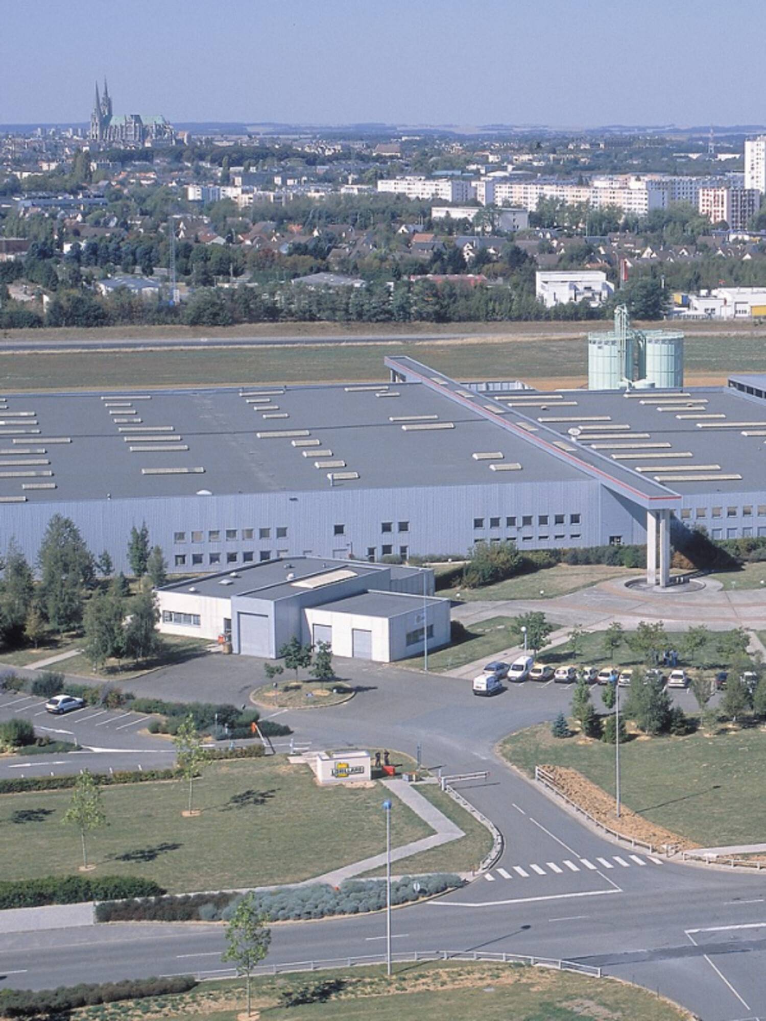 PHOTO ATRIUM AVEC CATHEDRALE.jpg