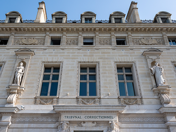 Rénover et réaménager les établissements de Justice grâce aux menuiseries