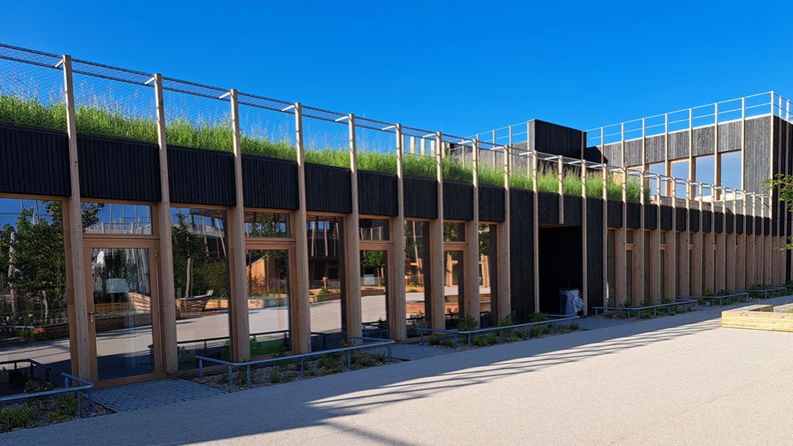 murs rideaux bois chantier neuf soclaire menuisier spécialisé.png murs rideaux bois chantier neuf soclaire menuisier spécialisé.png