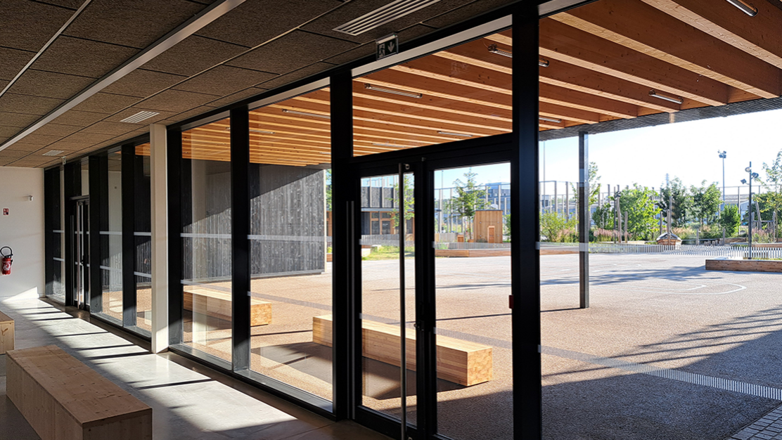 murs rideaux alu chantier neuf soclaire menuisier spécialisé.png murs rideaux alu chantier neuf soclaire menuisier spécialisé.png