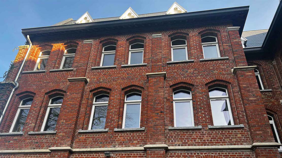 façade historique couvent bénédictines tourcoing rénovation fenêtres 2.jpg