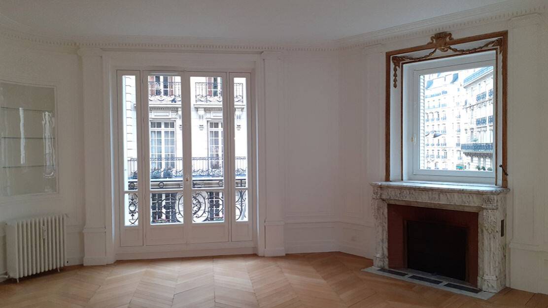 rénovation fenêtres traditionnelles immeuble paris.jpg rénovation fenêtres traditionnelles immeuble paris.jpg