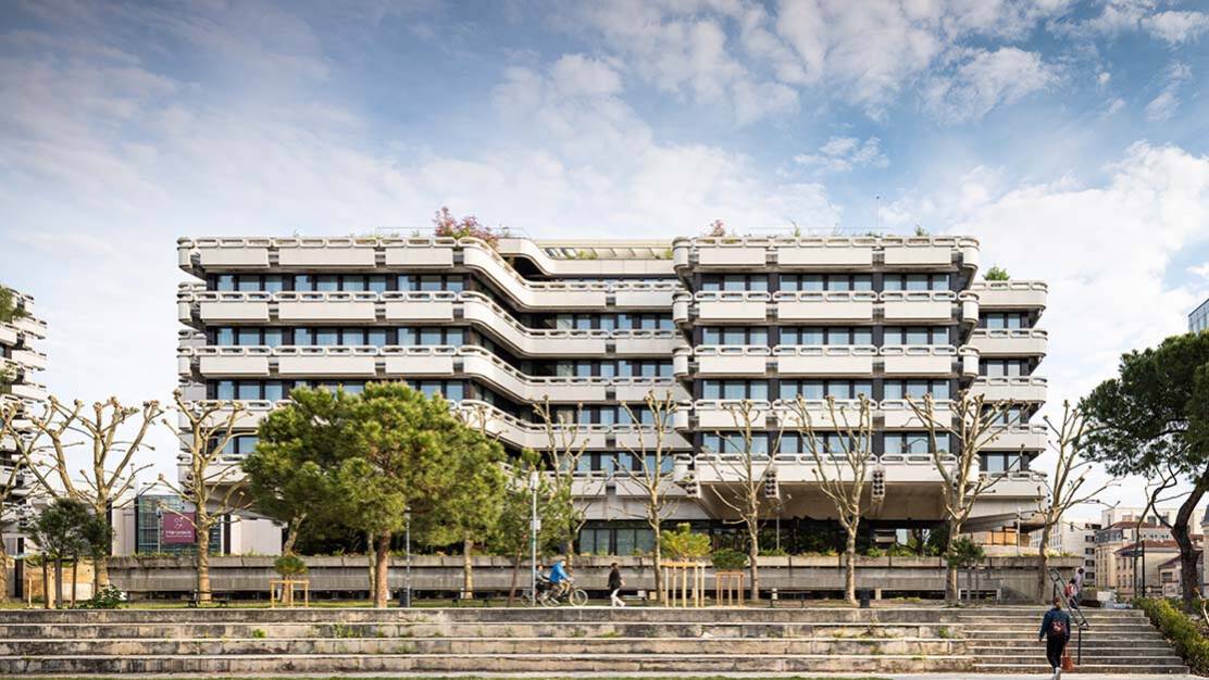 Tour allianz rénovée mériadeck bordeaux fenêtres batiment classé.jpg