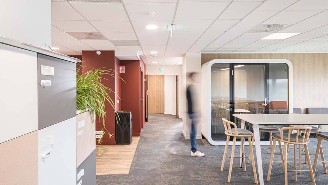 Tour allianz rénovée mériadeck bordeaux fournisseur fenêtres bureaux.jpg