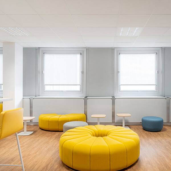 rénovation centre administratif bordeaux menuiserie.jpg