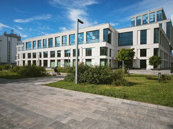 bien choisir portes maison médicale centre de soins hygiène sécurité.jpg