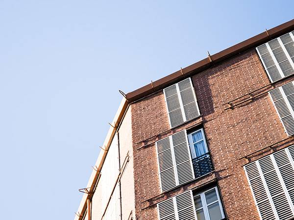 Améliorer le confort d’été en habitat collectif : nos conseils