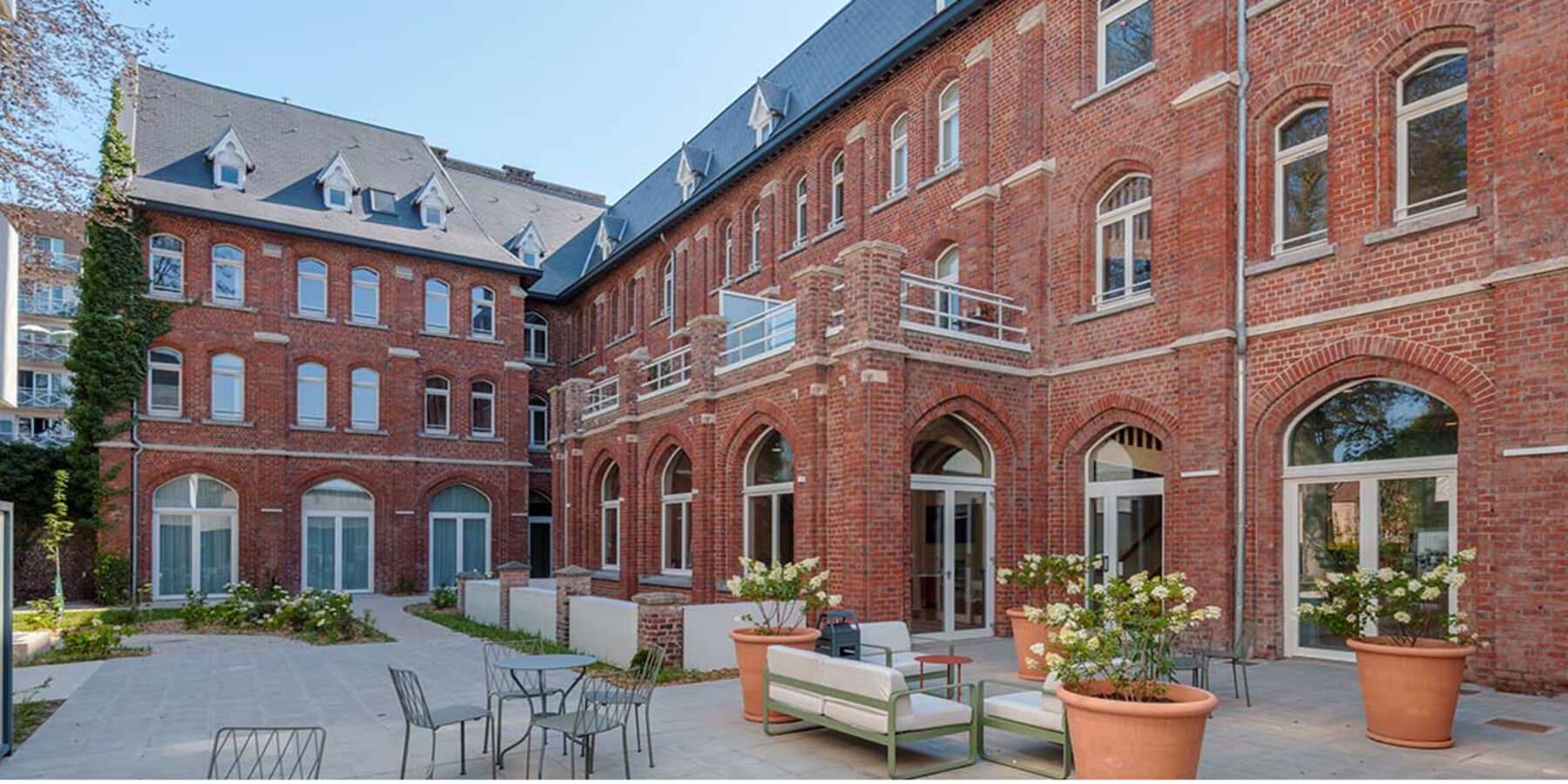 Réhabilitation exemplaire d'un bâtiment néogothique aux normes ERP et accessibilité