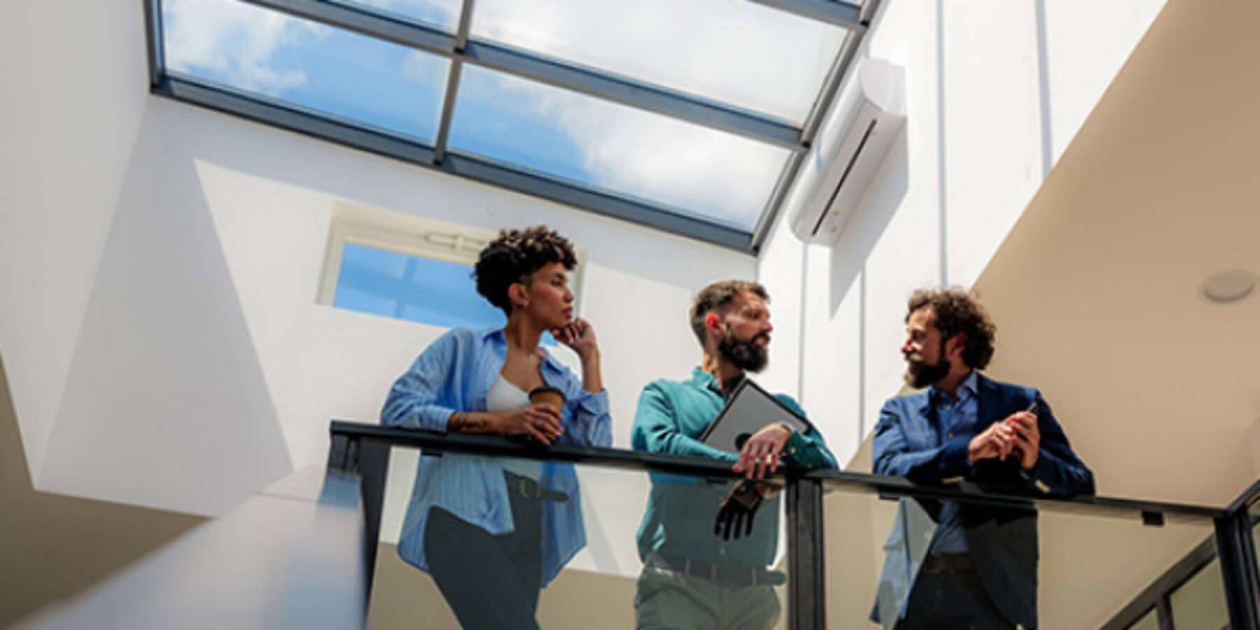 Comment préparer la pose d'une verrière de toit en ERP ?