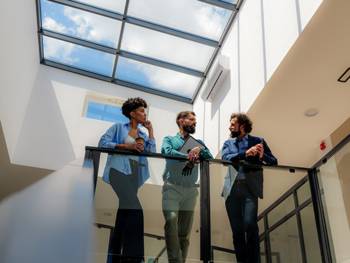 Comment préparer la pose d'une verrière de toit en ERP ?