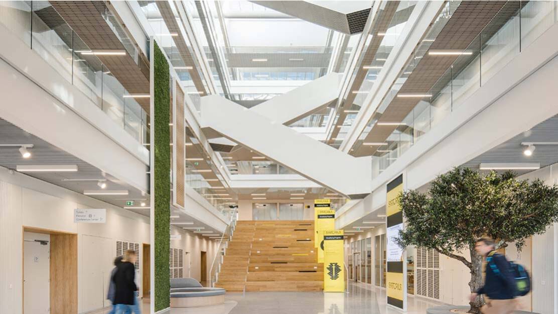 verrière de toit atrium bureau farbication pose spécialiste.jpg