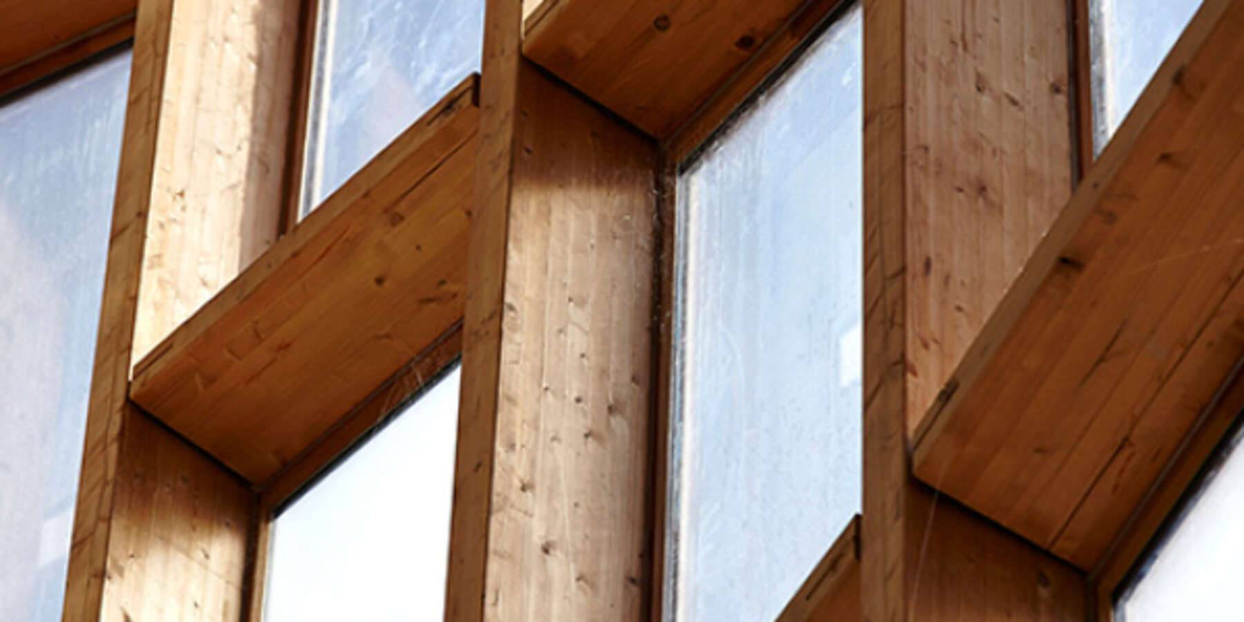 Pourquoi choisir un mur rideau bois pour vos projets tertiaires ?